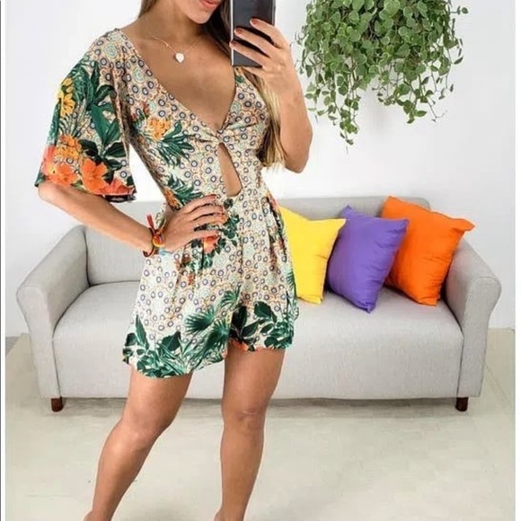 Dress To - Picture 1 of 7